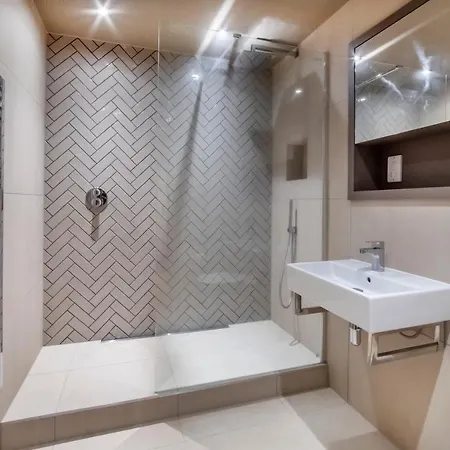 - Hudson Quarter York