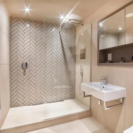 - Hudson Quarter Apartment