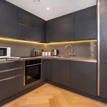 - Hudson Quarter Apartment *