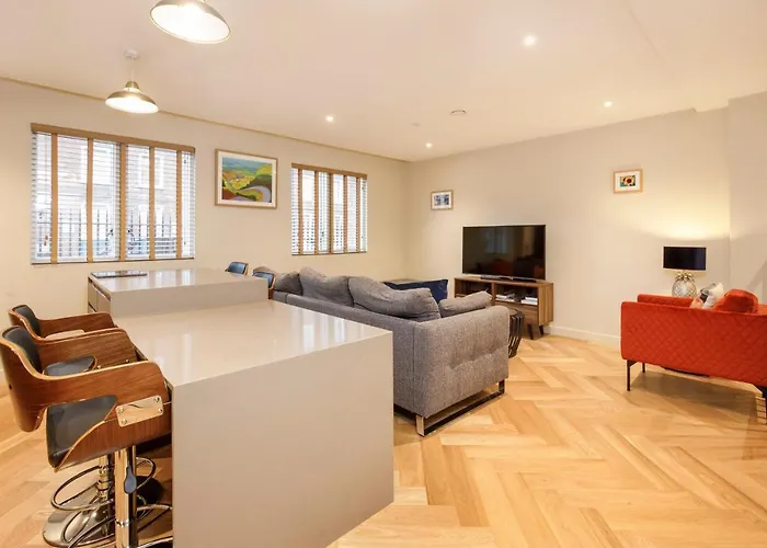 - Hudson Quarter Apartment *